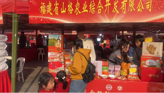 改“亮证上市、农安无忧”市县两级联合开展农产品质量安全承诺达标合格证宣贯活动555